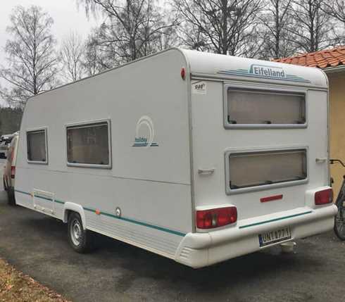Husvagn Knaus Eiflelland Holiday 520 TKM stulen utanför Pålsboda sydost om Kumla